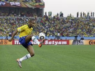 Maicon v drese brazílskej reprezentácie.