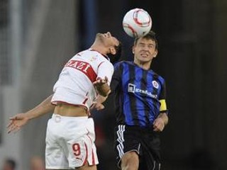 Futbalisti Slovana Bratislava mali blízko k vyradeniu favorizovaného Stuttgartu.