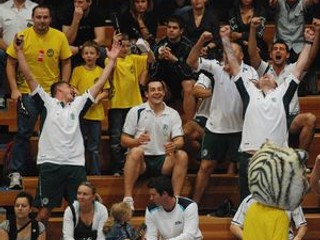 Prešovský postup do Ligy majstrov potvrdil už sobotňajší večerný zápas a výhra Bregenzu nad Drammenom. Tatko po jeho skončení oslavovali hráči Tatrana priamo v hľadisku.