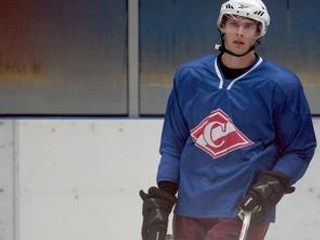 Juraj Mikúš reprezentoval Slovensko na majstrovstvách sveta 2008 v Halifaxe a 2009 v Zürichu. Vlani hral v americkej AHL, pred novou sezónou zamieril do KHL.