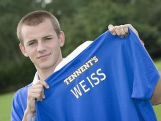 Vladimír Weiss mladší s dresom Rangers.