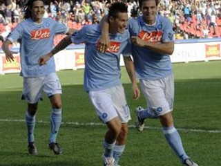 Marek Hamšík sa teší zo svojho tretieho gólu v sezóne.