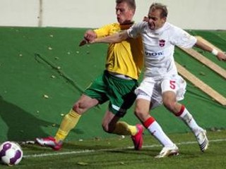 Tomáš Majtán (vľavo) strelil prvý hetrik v Corgoň lige.