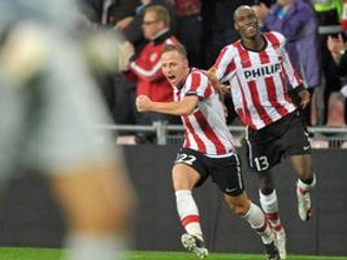 Autor dvoch gólov Balázs Dzsudzsák (vľavo).