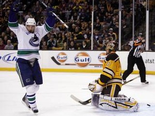 Pavol Demitra sa vracia do zostavy Vancouvru.