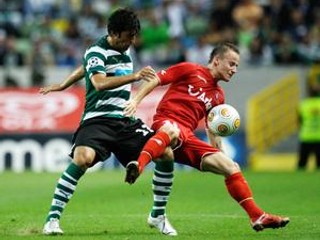 Miroslav Stoch v červenom.