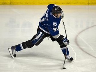 Steven Stamkos v akcii.