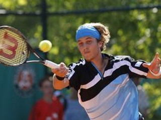 Lukáš Lacko postúpil do druhého kola až po päťsetovej dráme.