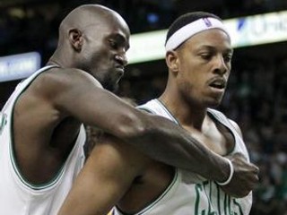 Celtics vyrovnali sériu s Lakers na 2:2.