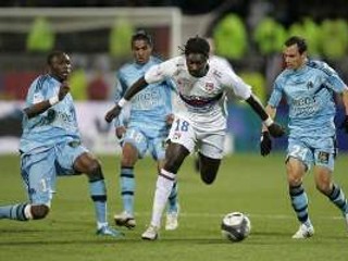 Zápas medzi Olympique Lyon a Olympique Marseille skončil divokou remízou 5:5.