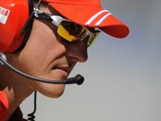 Michael Schumacher sa vracia, nie však v monoposte Ferrari.