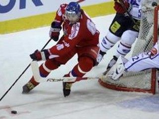 V zápase Omsku s Čechovom sa pobila aj legenda českého hokeja Jaromír Jágr.