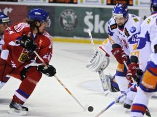 Jaroslav Obšut (vpravo) v drese slovenskej reprezentácie.