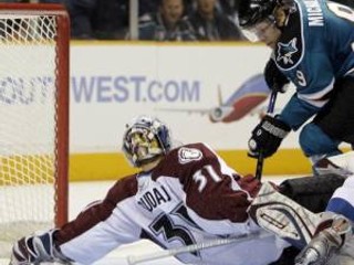 Útočníci San Jose Prekonali Petra Budaja až v samostatných nájazdoch.