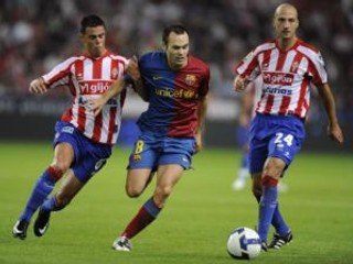 Manchester City chce údajne získať záložníka FC Barcelona Andrésa Iniestu.