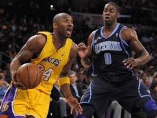 Kobe Bryant sa so svojim tímom Los Angeles Lakers stretne v prvom kole play off s Utahom Jazz.
