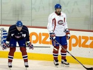 Andrej Kosticyn (vľavo) a Roman Hamrlík na tréningu Montreal Canadiens.