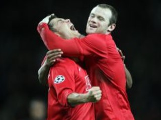 Cristiano Ronaldo a Wayne Rooney (vpravo) patria medzi najvýznamnejsie postavy MUFC.