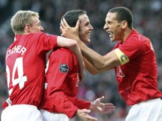 Hráči MUFC sa tešia z gólu O´Shea (v strede), ktorý rozhodol stretnutie.