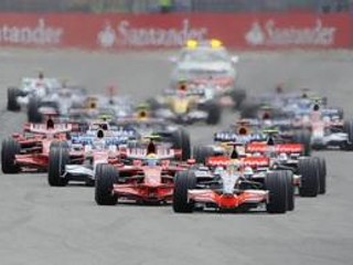 Adam Parr navrhuje po tri monoposty na tím