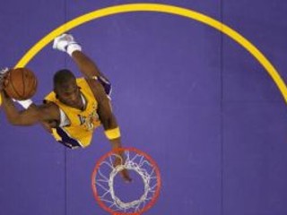 Kobe Bryant doviedol Los Angeles Lakers k ďalšej výhre.