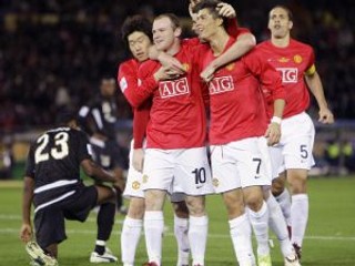 Tím z Old Trafford sa teší zo zisku prestížnej trofeje.