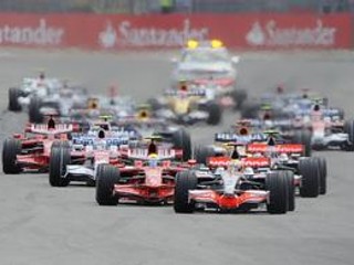 Finančná kríza sa prejaví aj na platoch pilotov v seriály Formuly 1.