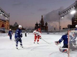 Najväčšie hviezdy KHL sa stretli v atraktívnom súboji.
