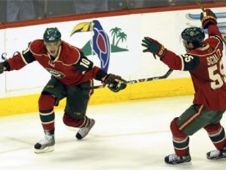 Marián Gáborík (vľavo) a Nick Schultz