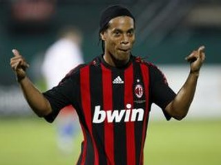 Ronaldinho sa vracia do brazílskej reprezentácie.