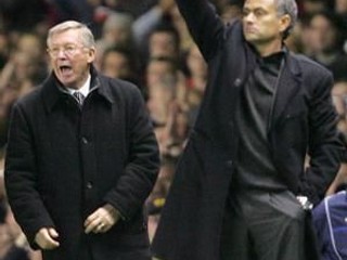 Alex Ferguson (vľavo) a Jose Mourinho sa už počas svojej kariéry niekoľkokrát stretli.