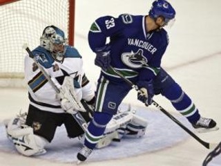 Henrik Sedin sa stal jednou z hviezd týždňa.