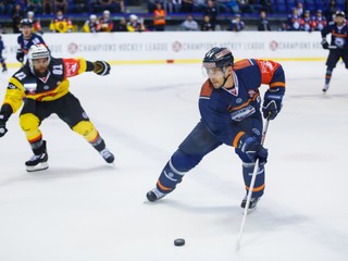 Získajú dnes Košičania prvé body? G. Spilar (vpravo) prenechá kapitánske céčko Nagyovi.