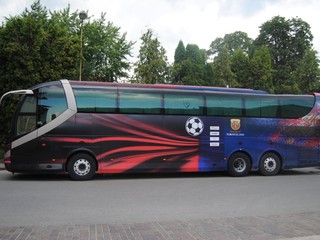 Slovák vlastní bývalý autobus Barcelony. Aj s Messiho sedačkou