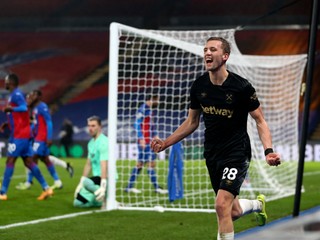 Čech Tomáš Souček sa teší z gólu West Hamu.