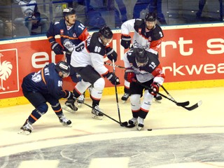 Košičania napokon postup nevybojovali. V prvom zápase sa J. Milý (vľavo) nepresadil, v druhom už áno. 