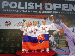 Úspešné Shihanistky. Zľava: Veronika Jalowiczorová, Ema Zacharová a Barbora Glatzová.