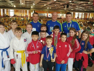 ŠKM-KK Stará Ľubovňa. V Trenčíne vybojovali 11 medailí.