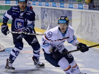 Do poslednej minúty verili, že to zvládnu. R. Jenčík (vpravo) otváral skóre duelu.