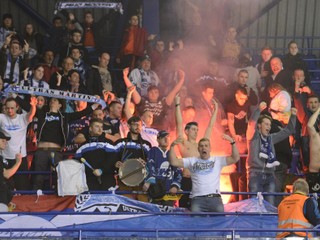 Vyčíňanie martinských fanúšikov. V Steel Aréne mali aj pyrotechniku.