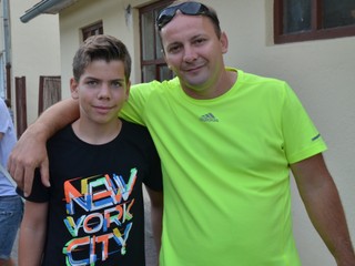 Michal Domik so synom, ktorý je oporou mužstva starších žiakov, no góly dáva už aj za dorastencov.