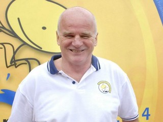 Igor Liba. Venuje sa trénovaniu mladých hokejistov.