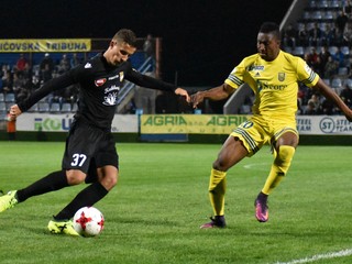 Pre Sadama Sulleyho (vpravo) znamená futbal všetko na svete.