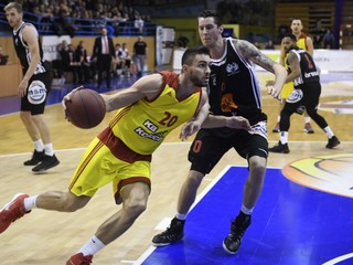 Kapitán. Richard Körner v zápase proti Prievidzi. 