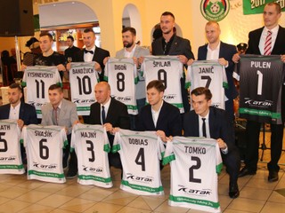 Piliere sninskej ofenzívy. O. Višnevskij (vľavo hore) a J. Skvašík (druhý zľava dole). 