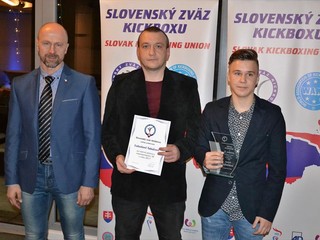 Takáč (v strede) a Svobodník s prezidentom zväzu.