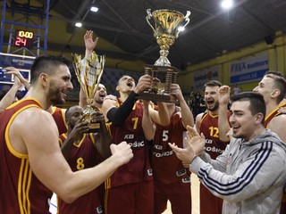 Košickí basketbalisti obhájili vlaňajšiu trofej