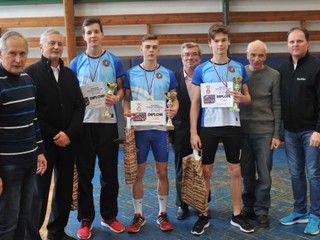 Najlepší dorastenci s organizátormi. 