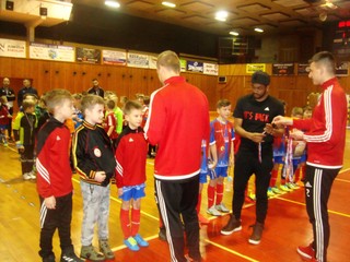 Futbalová prípravka súperila v hale