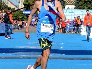 Vzdal, ale do cieľa aj tak prišiel. Tibor Sahajda mal na šampionáte problémy. 